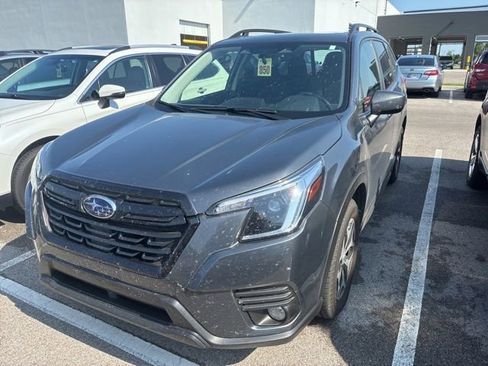Used 2023 Subaru Forester Premium AWD/4WD image 2
