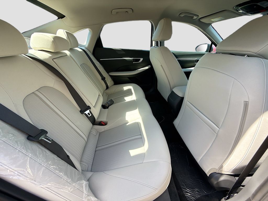 Used 2026 Hyundai Sonata SEL FWD image 33