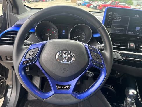 Used 2021 Toyota C-HR XLE FWD image 15