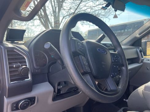 Used 2016 Ford F150 XLT AWD/4WD image 11