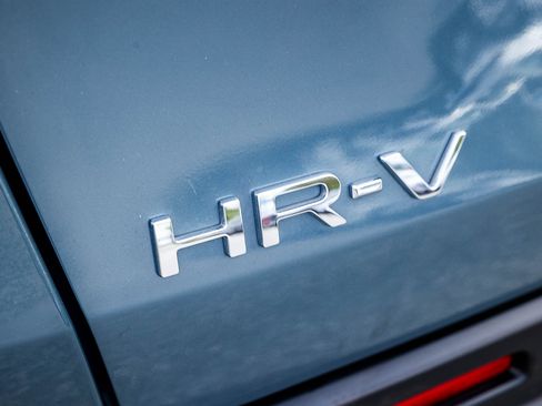 Used 2024 Honda HR-V LX image 9