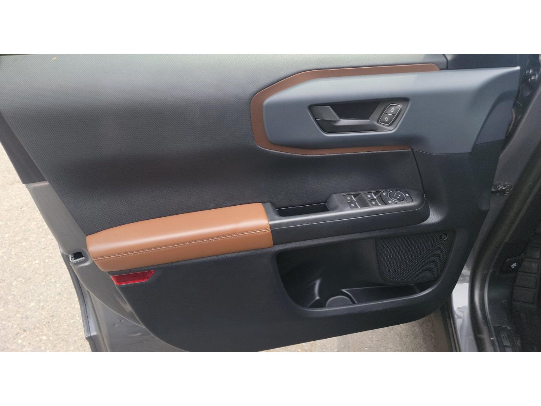 Used 2021 Ford Bronco Sport Outer Banks w/ Outer Banks Package (96D) AWD/4WD image 9