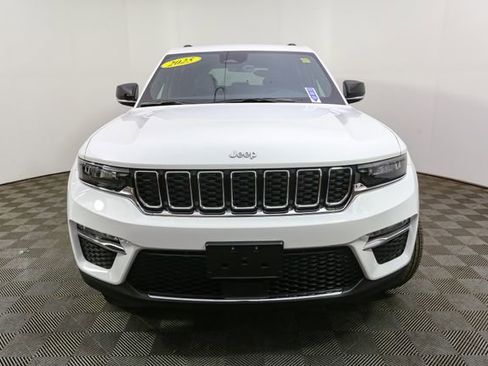 Used 2025 Jeep Grand Cherokee Limited AWD/4WD image 3