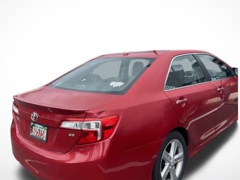 Used 2012 Toyota Camry SE w/ Leather Pkg FWD image 3
