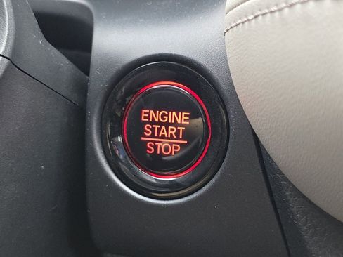 Certified 2023 Honda HR-V LX image 4