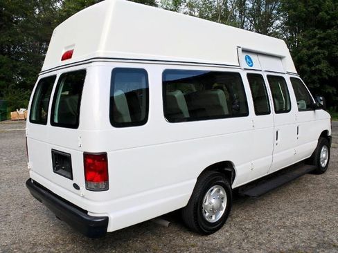 Used 2014 Ford E-250 and Econoline 250 Extended w/ Power Group image 5