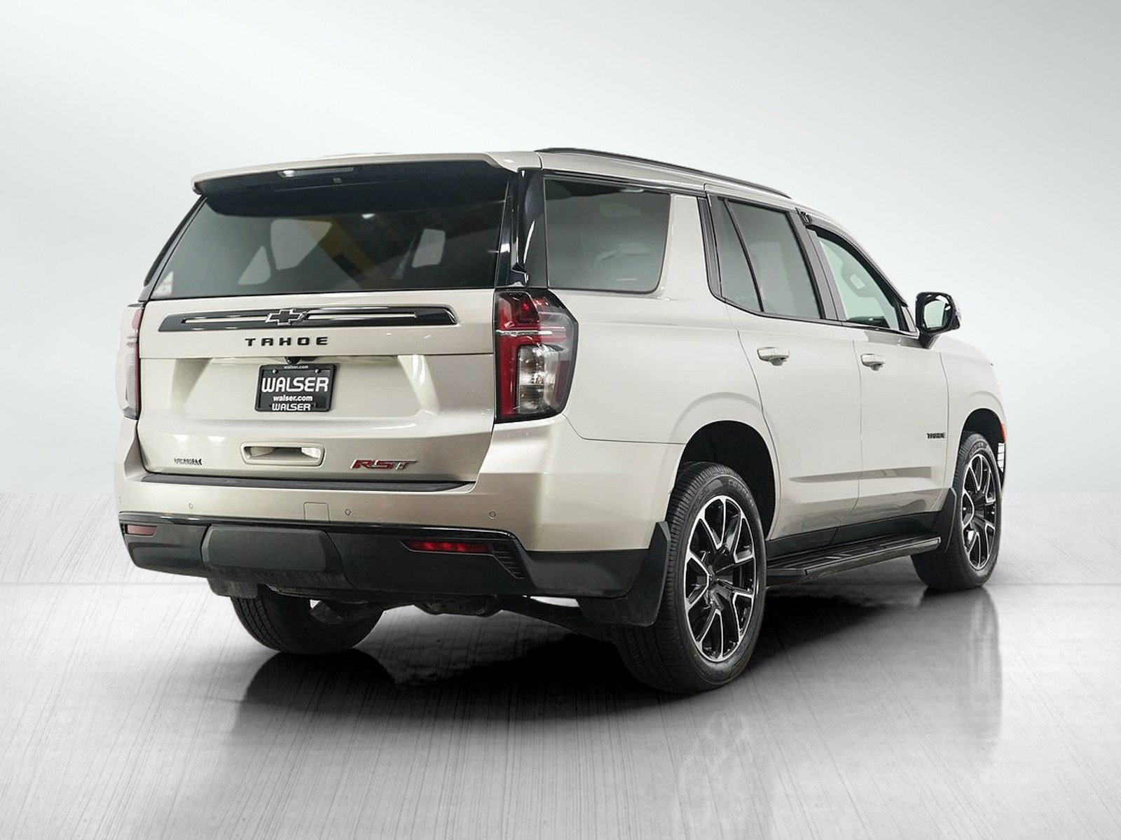Used 2024 Chevrolet Tahoe RST w/ Luxury Package AWD/4WD image 5