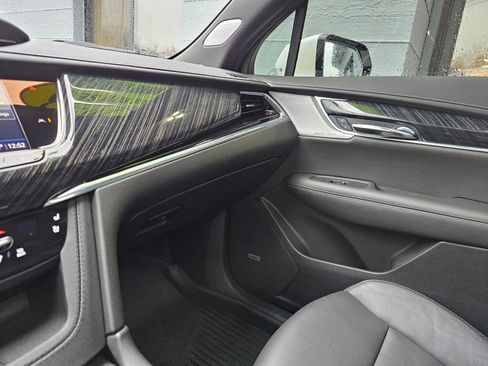 Used 2023 Cadillac XT6 Premium Luxury image 28