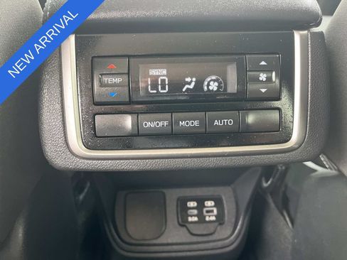 Certified 2025 Subaru Ascent Premium w/ Popular Package #1 AWD/4WD image 16
