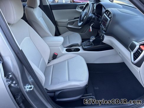 Used 2023 Kia Soul LX w/ Option Group 015 image 16