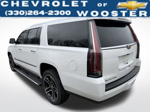 Used 2018 Cadillac Escalade ESV Premium Luxury image 3