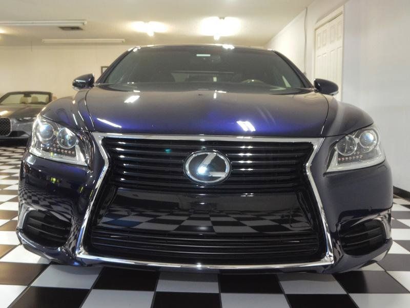 Used 2017 Lexus LS 460 RWD image 4