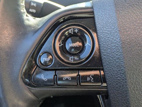 Used 2019 Toyota Prius XLE image 16