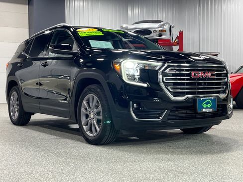 Used 2022 GMC Terrain SLT w/ Infotainment Package II image 7