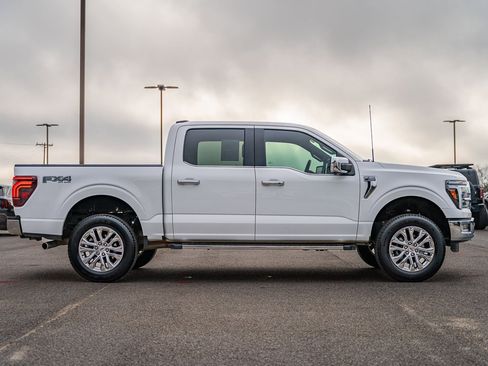 Used 2024 Ford F150 Lariat w/ FX4 Off-Road Package image 8