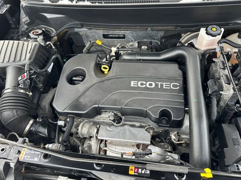 Used 2022 Chevrolet Equinox LS w/ LS Convenience Package image 32