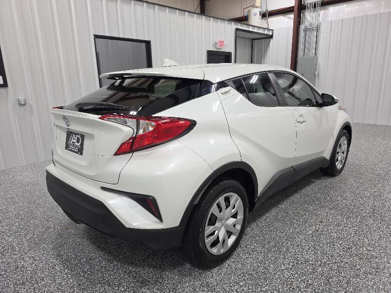 Used 2021 Toyota C-HR LE FWD image 3