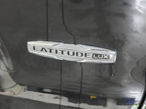 Used 2021 Jeep Cherokee Latitude Lux w/ Trailer Tow Group AWD/4WD image 5