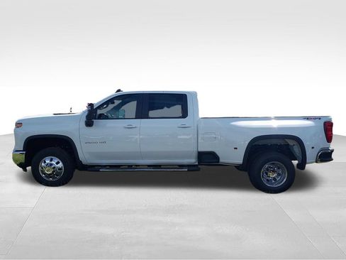 New 2026 Chevrolet Silverado 3500 LT w/ All Star Edition AWD/4WD image 2
