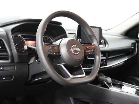 Used 2024 Nissan Rogue SV FWD image 20