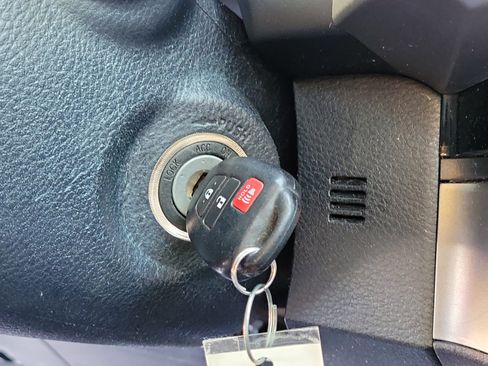 Used 2017 Toyota Tacoma SR5 image 28