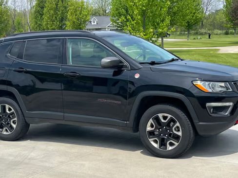 Used 2018 Jeep Compass Trailhawk w/ Leather Interior Group AWD/4WD image 7