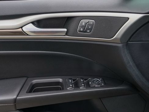Used 2020 Ford Fusion SEL FWD image 23