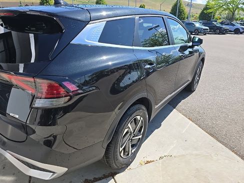 New 2025 Kia Sportage LX image 6