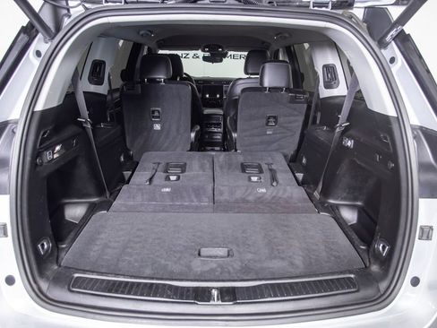 Used 2023 Jeep Grand Cherokee L Limited AWD/4WD image 9