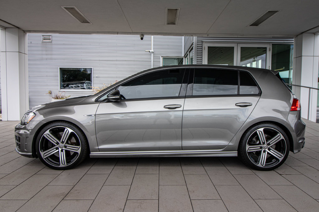 Used 2016 Volkswagen Golf 4-Door AWD/4WD image 12