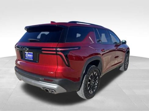 Used 2025 Chevrolet Traverse Z71 w/ Driver Confidence Package image 9