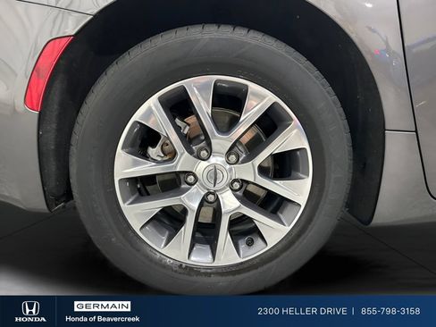 Used 2021 Chrysler Pacifica Pinnacle FWD image 29