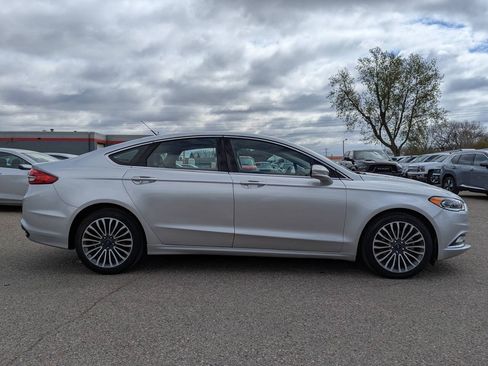 Used 2017 Ford Fusion SE w/ Fusion SE Technology Package AWD/4WD image 5