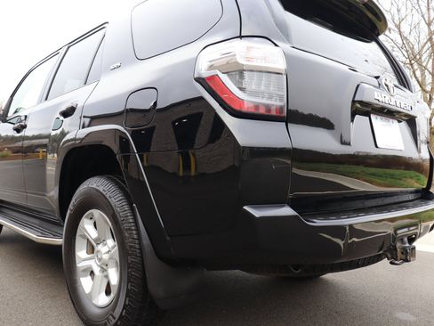 Used 2015 Toyota 4Runner SR5 Premium image 11