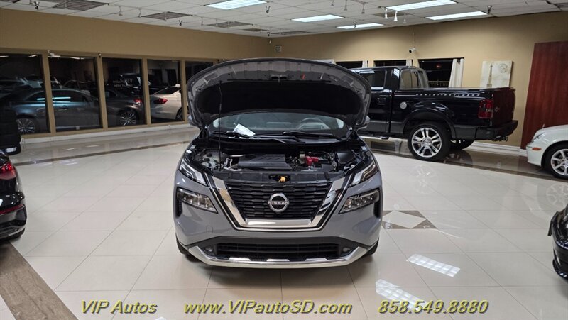 Used 2022 Nissan Rogue Platinum w/ Head-Up Display Package FWD image 9