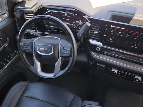 Used 2025 GMC Sierra 1500 SLT AWD/4WD image 5