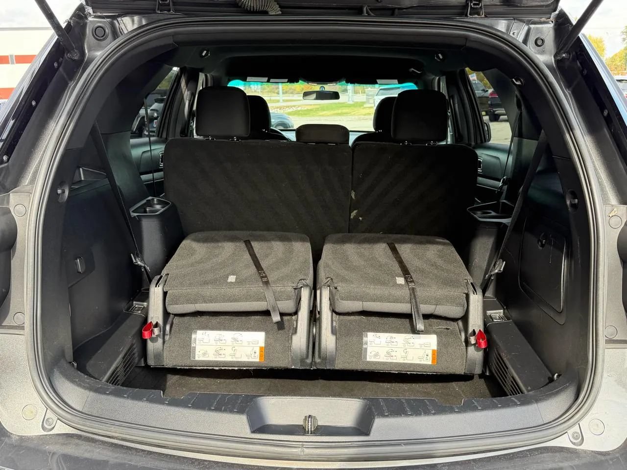 Used 2017 Ford Explorer XLT AWD/4WD image 24