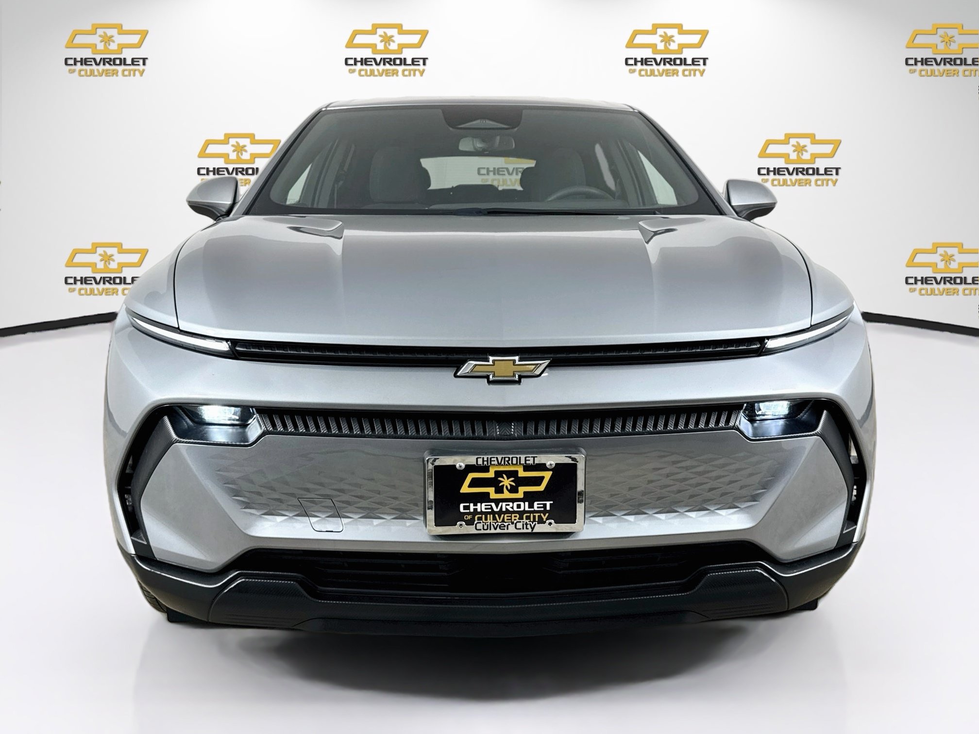 Used 2026 Chevrolet Equinox EV LT FWD image 2