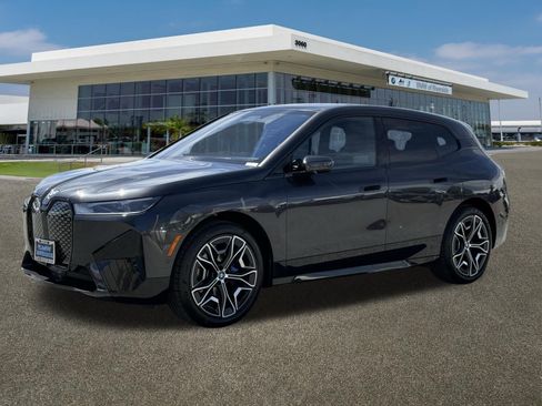 Used 2024 BMW iX xDrive50 w/ Sport Package image 5