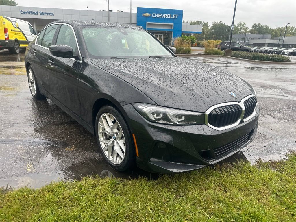 Used 2025 BMW 330i xDrive Sedan AWD/4WD image 5