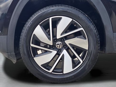 Used 2024 Volkswagen Atlas SE AWD/4WD image 30