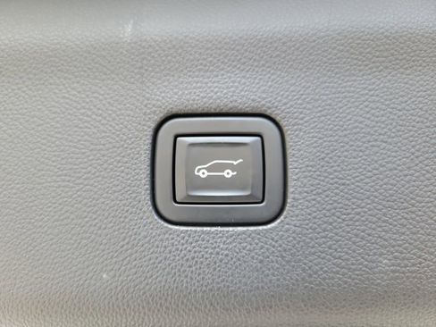 Used 2021 Buick Enclave Avenir w/ Avenir Technology Package FWD image 12