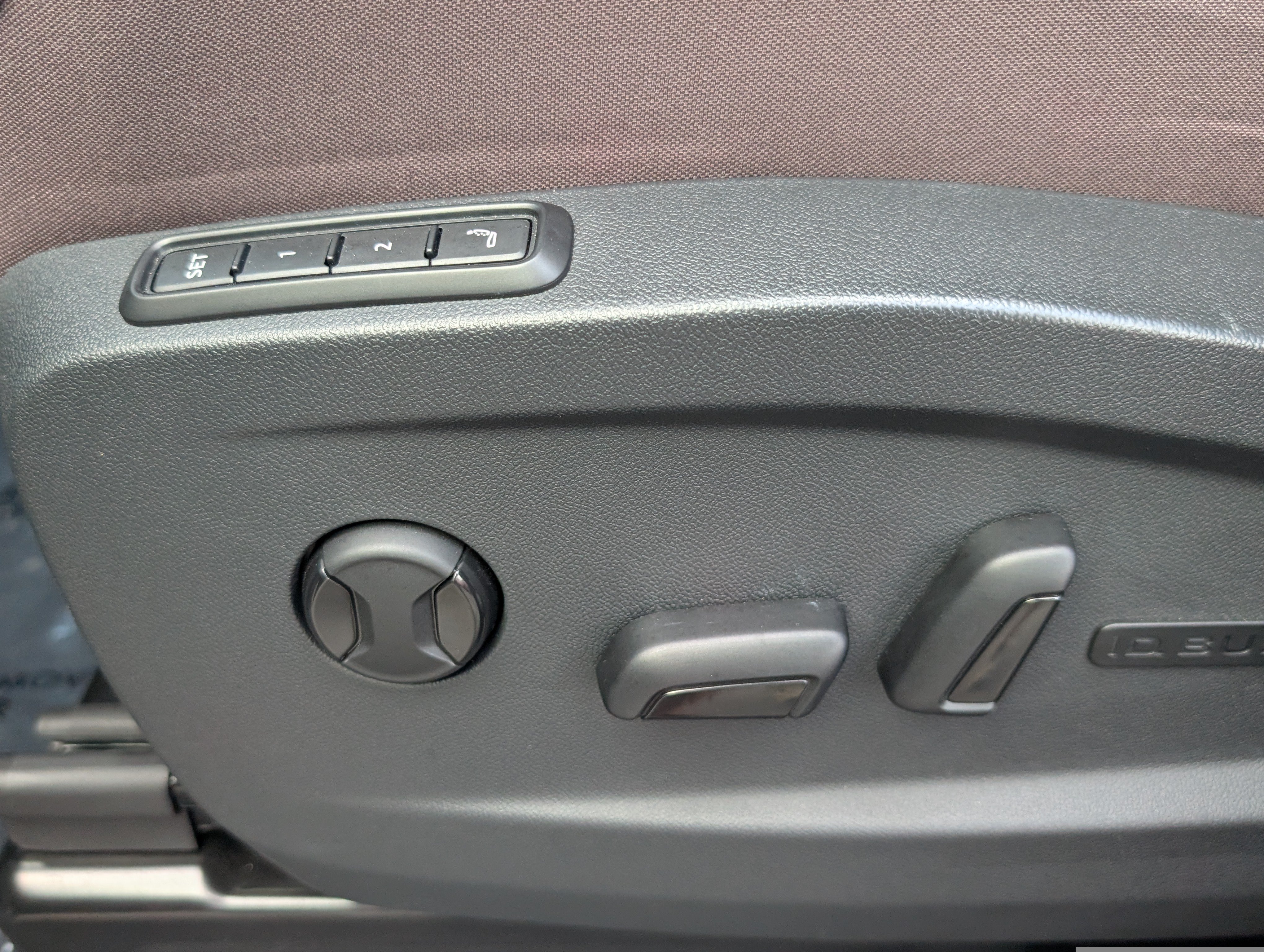 Used 2025 Volkswagen ID. Buzz 1st Edition RWD image 21