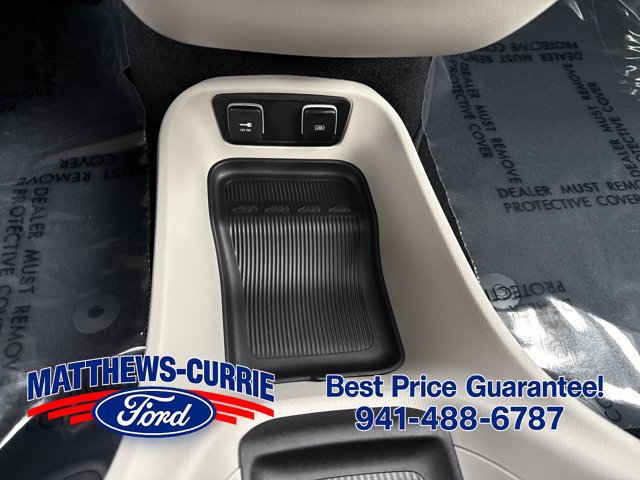 Used 2020 Chrysler Pacifica Touring-L FWD image 24