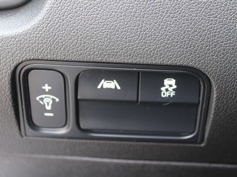 Certified 2023 Kia Sorento S FWD image 25