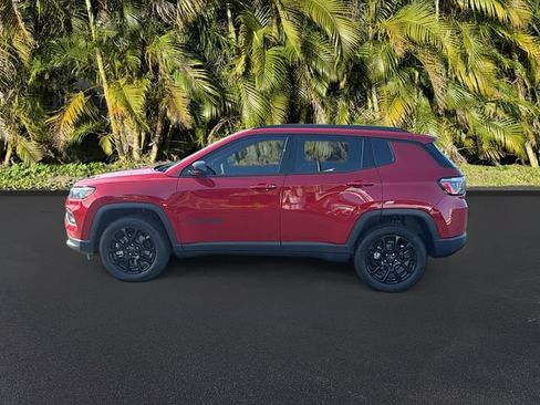 Used 2026 Jeep Compass Latitude AWD/4WD image 9