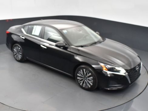 Used 2024 Nissan Altima 2.5 SV image 43