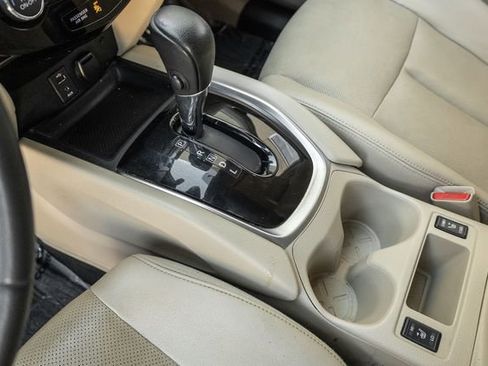 Used 2016 Nissan Rogue SL image 11