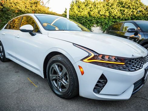 Used 2022 Kia K5 LXS image 3