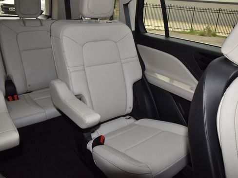 New 2026 Lincoln Aviator AWD image 22